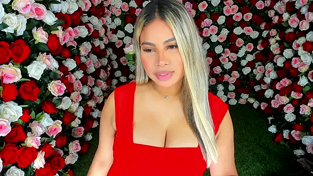 Snapshot of Carlota_peach chatting on 02-15-25, 03:31 Carlota peach online show from 02-15-25, 03:31