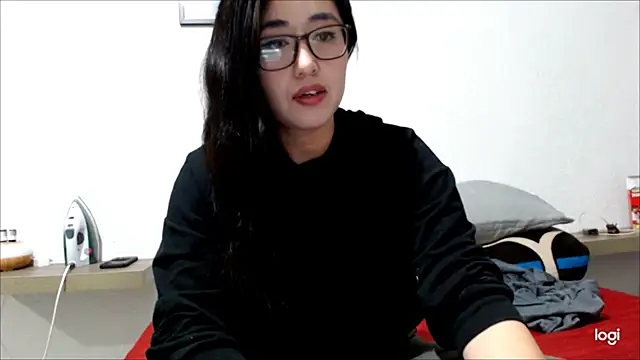 YummymeowW online show from 12-29-24, 04:48