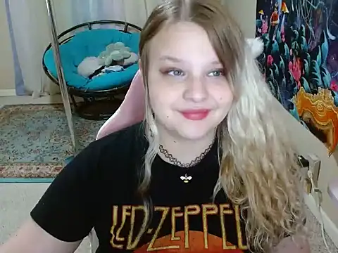 Emihaze online show from 03-22-25, 01:22