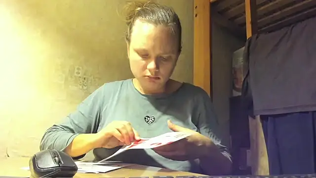 Snapshot of FrumCake chatting on 01-22-25, 01:20 FrumCake online show from 01-22-25, 01:20