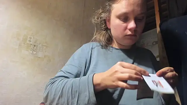 Snapshot of FrumCake chatting on 01-23-25, 12:35 FrumCake online show from 01-23-25, 12:35