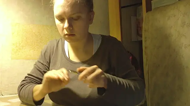 Snapshot of FrumCake chatting on 11-21-25, 12:54 FrumCake online show from 11-21-25, 12:54