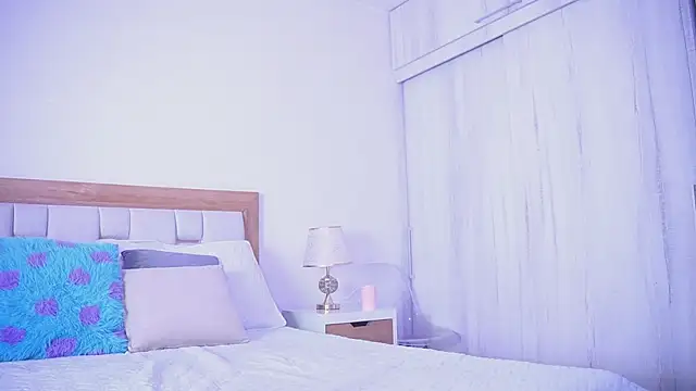 Snapshot of mia_hank chatting on 11-26-25, 11:44 mia hank online show from 11-26-25, 11:44