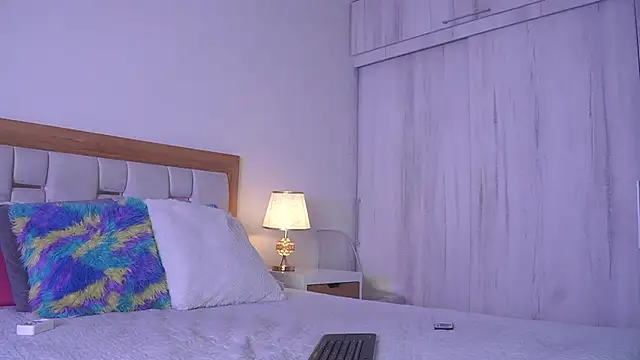 Snapshot of mia_hank chatting on 11-28-25, 11:46 mia hank online show from 11-28-25, 11:46