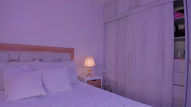 mia hank online show from 02-25-26, 11:42