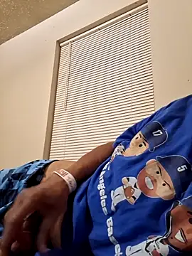 Snapshot of Fonzarelli chatting on 09-29-25, 09:25 Fonzarelli online show from 09-29-25, 09:25