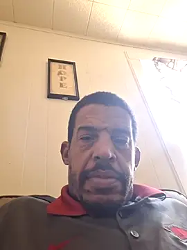 Snapshot of Fonzarelli chatting on 01-14-26, 05:29 Fonzarelli online show from 01-14-26, 05:29