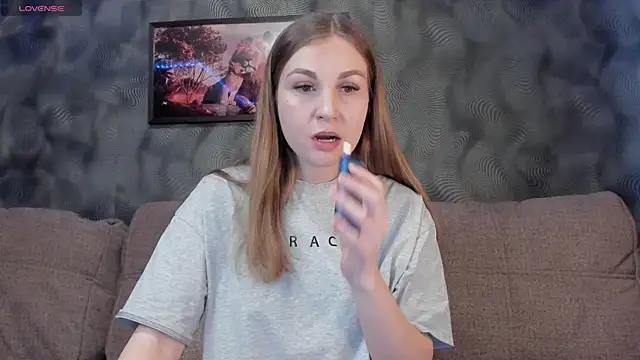 Snapshot of CassieMils chatting on 02-17-25, 10:51 CassieMils online show from 02-17-25, 10:51