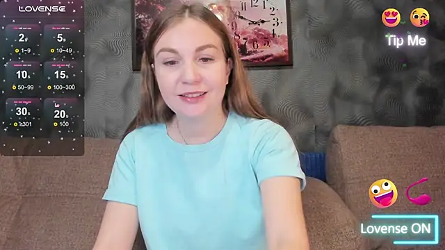 Snapshot of CassieMils chatting on 11-29-25, 04:21 CassieMils online show from 11-29-25, 04:21