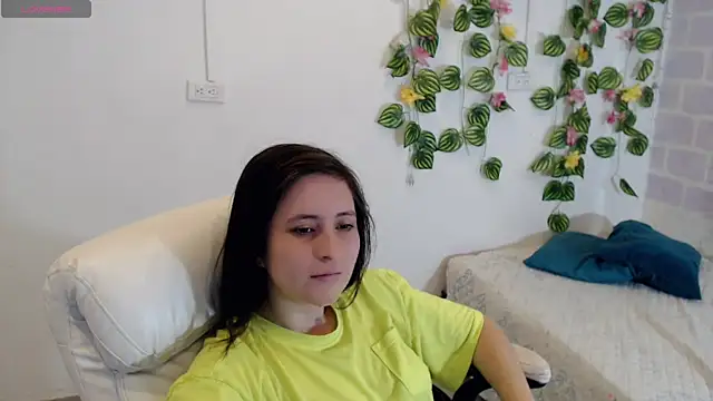 tania sweet   online show from 10-30-25, 03:46