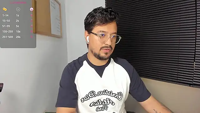 Snapshot of DaviidEvans_ chatting on 12-07-24, 02:42 DaviidEvans online show from 12-07-24, 02:42