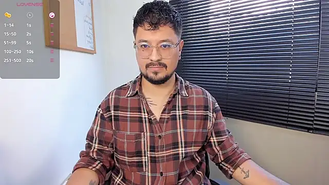 Snapshot of DaviidEvans_ chatting on 12-12-24, 02:11 DaviidEvans online show from 12-12-24, 02:11