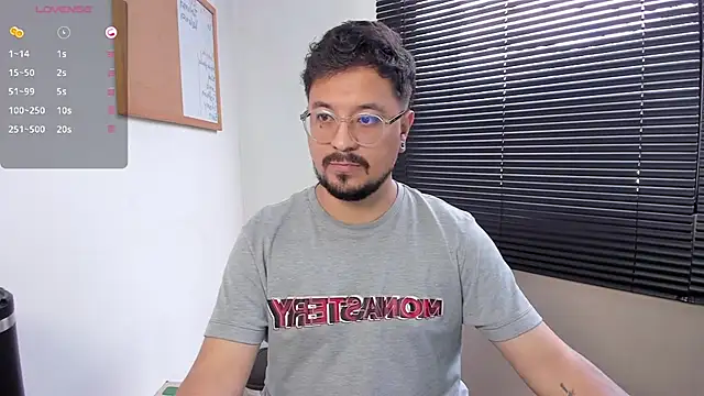 Snapshot of DaviidEvans_ chatting on 12-15-24, 02:16 DaviidEvans online show from 12-15-24, 02:16