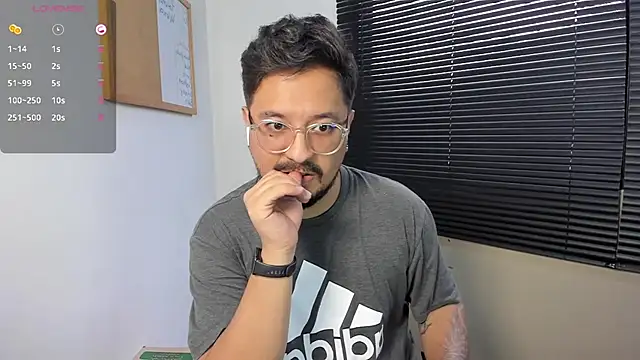 Snapshot of DaviidEvans_ chatting on 12-17-24, 10:22 DaviidEvans online show from 12-17-24, 10:22