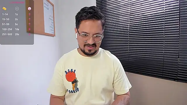 Snapshot of DaviidEvans_ chatting on 12-22-24, 02:38 DaviidEvans online show from 12-22-24, 02:38