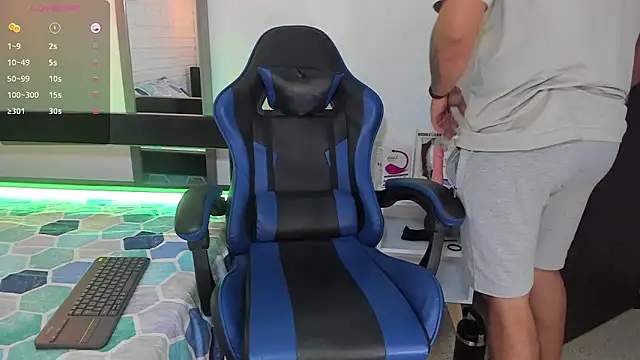 Snapshot of DaviidEvans_ chatting on 10-04-25, 01:20 DaviidEvans online show from 10-04-25, 01:20