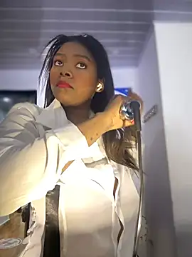 Snapshot of Tayra_Siny chatting on 02-22-25, 12:19 Tayra Siny online show from 02-22-25, 12:19