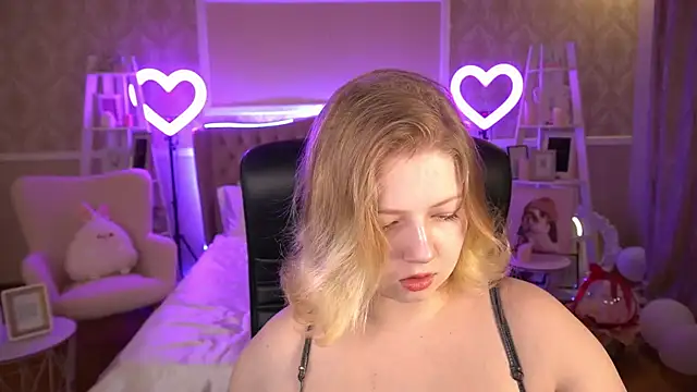 Snapshot of Tinker_Belll chatting on 03-04-25, 07:32 Tinker Belll online show from 03-04-25, 07:32