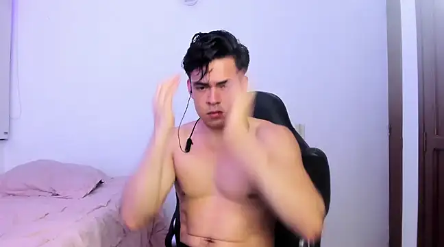 Lucian Gomez  online show from 12-17-24, 04:45