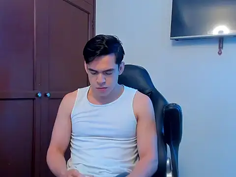 Lucian Gomez  online show from 10-07-25, 06:16