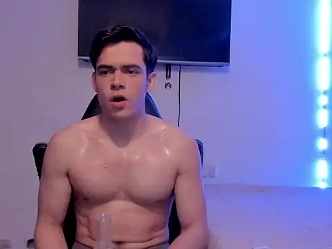 Lucian Gomez  online show from 10-11-25, 03:06