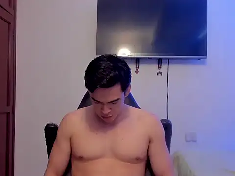 Lucian Gomez  online show from 10-20-25, 06:52