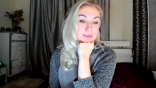 Snapshot of _SABOTAGE_ chatting on 01-12-25, 04:00 SABOTAGE online show from 01-12-25, 04:00