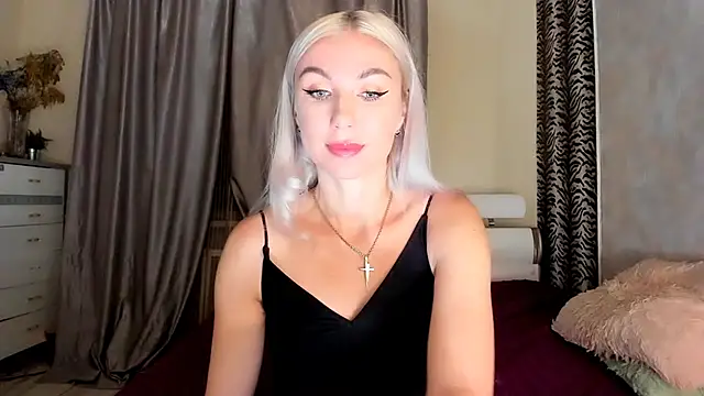 Snapshot of _SABOTAGE_ chatting on 02-24-25, 01:13 SABOTAGE online show from 02-24-25, 01:13