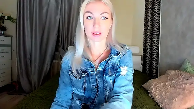 Snapshot of _SABOTAGE_ chatting on 03-13-25, 01:43 SABOTAGE online show from 03-13-25, 01:43