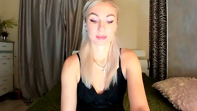 Snapshot of _SABOTAGE_ chatting on 03-17-25, 01:46 SABOTAGE online show from 03-17-25, 01:46