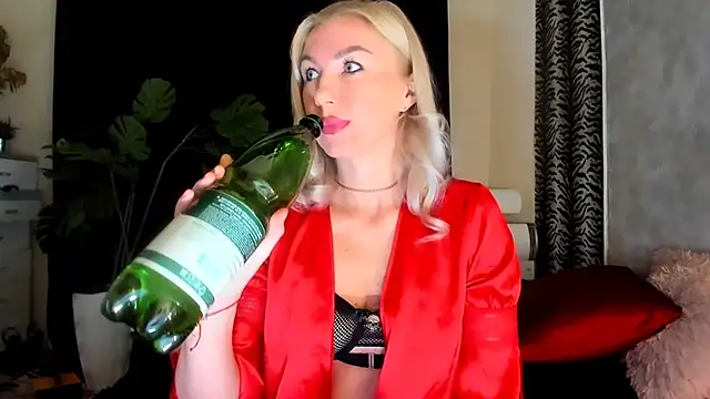 Snapshot of _SABOTAGE_ chatting on 09-21-25, 01:07 SABOTAGE online show from 09-21-25, 01:07