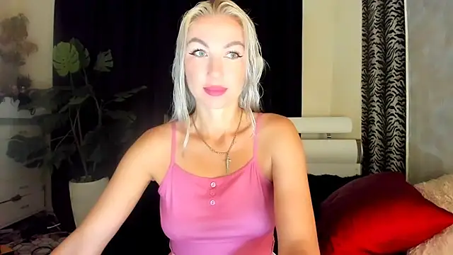 Snapshot of _SABOTAGE_ chatting on 10-08-25, 12:52 SABOTAGE online show from 10-08-25, 12:52