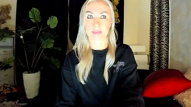 Snapshot of _SABOTAGE_ chatting on 11-10-25, 01:04 SABOTAGE online show from 11-10-25, 01:04