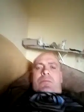 Snapshot of Robertvirt chatting on 09-23-25, 02:31 Robertvirt online show from 09-23-25, 02:31