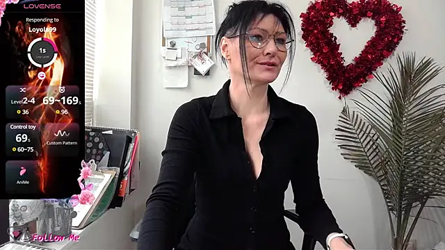 Snapshot of City_Kat chatting on 01-15-25, 07:12 City Kat online show from 01-15-25, 07:12