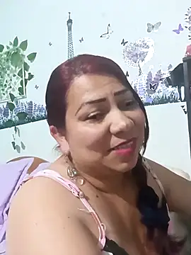 Snapshot of Alyona21 chatting on 05-06-26, 02:08 Alyona21 online show from 05-06-26, 02:08