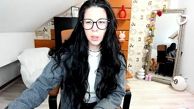 EmillyTaylor online show from 10-10-25, 02:43