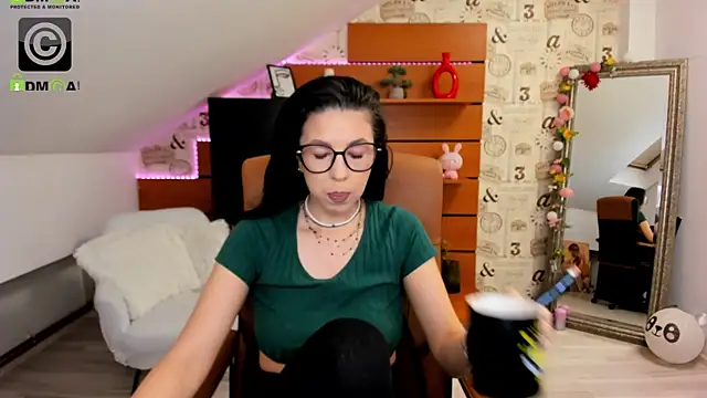 EmillyTaylor online show from 11-06-25, 04:57