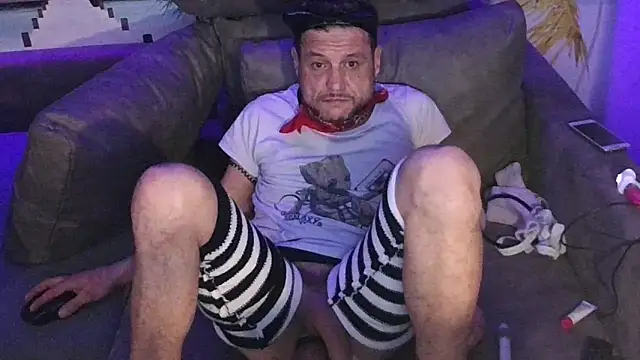 Snapshot of druckfug chatting on 02-19-25, 06:32 druckfug online show from 02-19-25, 06:32