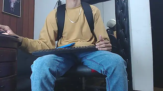 GaboReyes online show from 01-27-25, 03:47