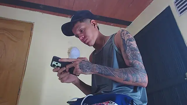 GaboReyes online show from 10-01-25, 03:56