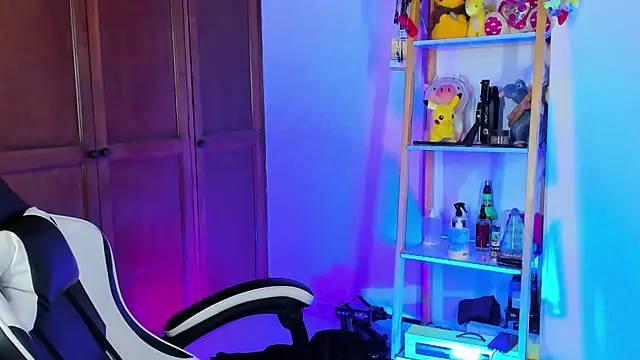 eymy-hadid online show from 10-14-25, 08:42