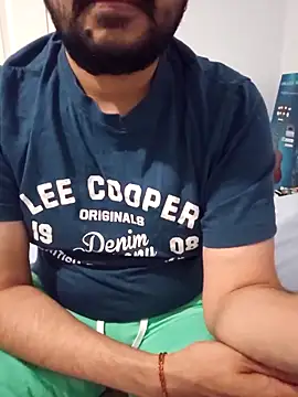 Snapshot of desihardlover chatting on 09-19-25, 03:45 desihardlover online show from 09-19-25, 03:45