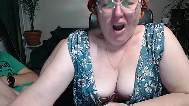 JoannaAndNeighbour online show from 10-11-25, 08:35