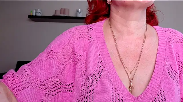 Snapshot of JoannaAndNeighbour chatting on 06-10-26, 08:35 JoannaAndNeighbour online show from 06-10-26, 08:35