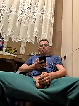 Snapshot of bajka76 chatting on 09-25-25, 03:43 bajka76 online show from 09-25-25, 03:43