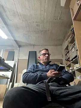 Snapshot of bajka76 chatting on 10-04-25, 11:30 bajka76 online show from 10-04-25, 11:30