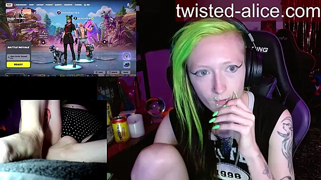 alicewonder09 online show from 04-22-26, 03:20