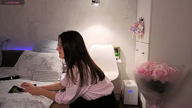 Snapshot of Alexperchik chatting on 10-19-25, 04:07 Alexperchik online show from 10-19-25, 04:07