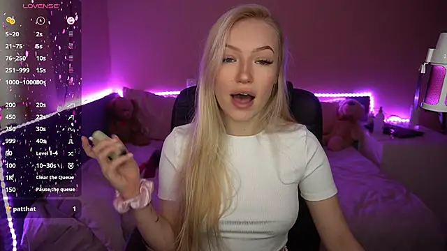 Snapshot of AmandaFiree chatting on 02-24-25, 07:33 AmandaFiree online show from 02-24-25, 07:33